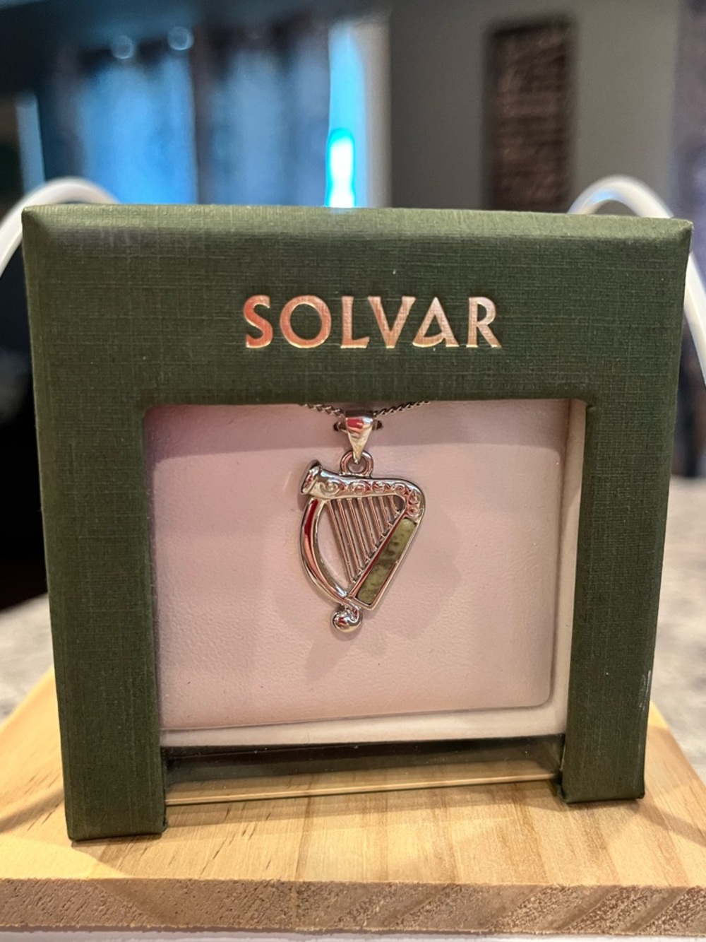 New Solvar Rhodium Plated Green Connemara Marble Irish Harp Necklace